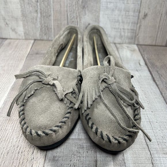 Minnetonka Women's Kilty Hardsole Suede Moccasin Loafer Slip On Gray Size 6.5 - Picture 4 of 12
